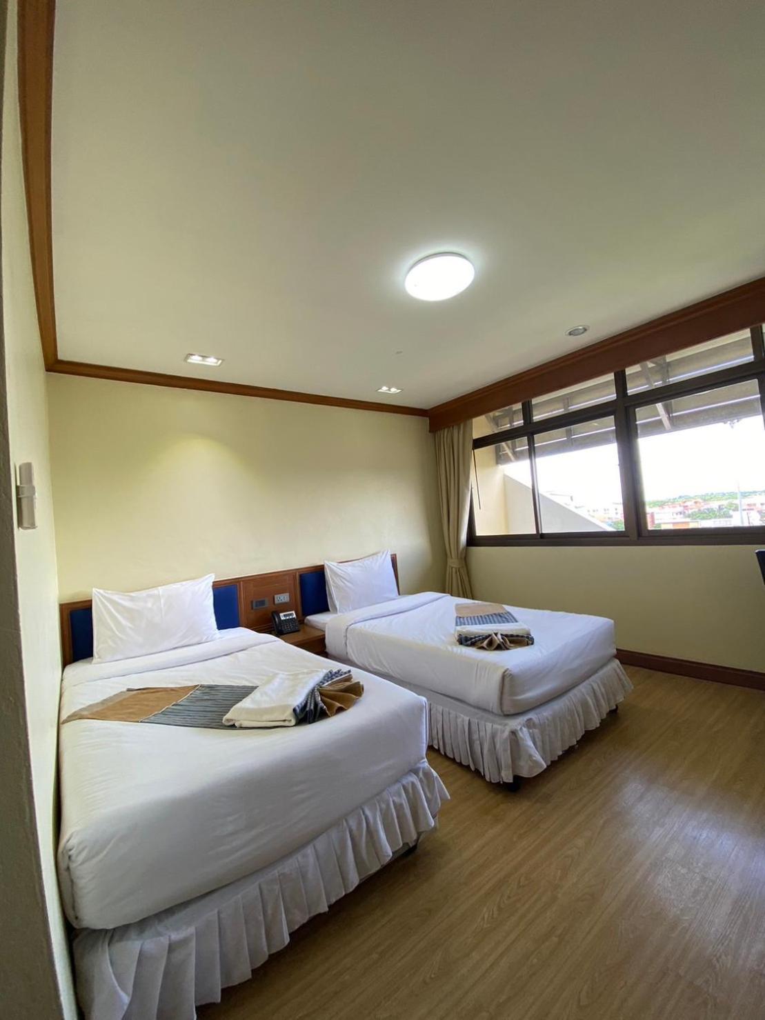 Phuphanplace Hotel Ban Phang Khwang Tai Extérieur photo